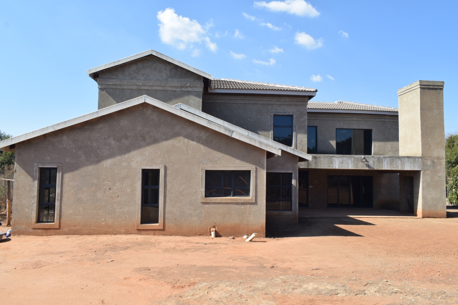 5 Bedroom Property for Sale in Olifantsnek North West